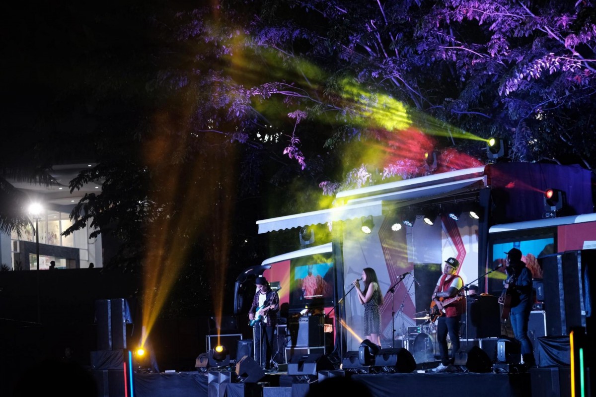 Penampilan Aurelie di Stage Bus Jazz Tour 2019 – Cibinong dari jarak jauh